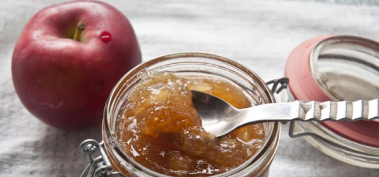 Селекция от прости рецепти за приготвяне на сладко от ябълки за зимата у дома
