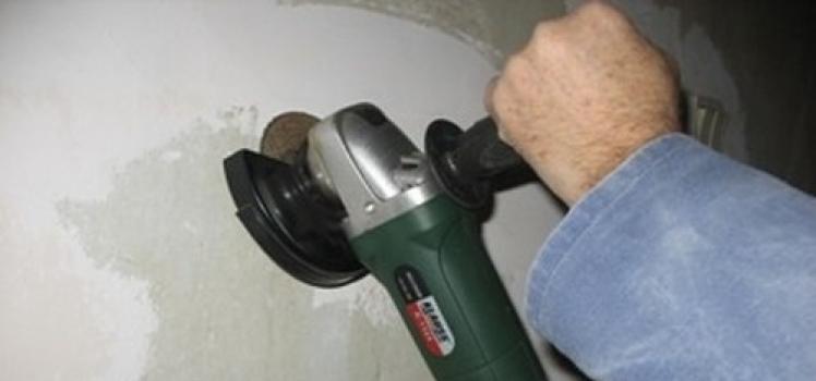 Как бързо и безопасно да премахнете старата боя от дървена повърхност?