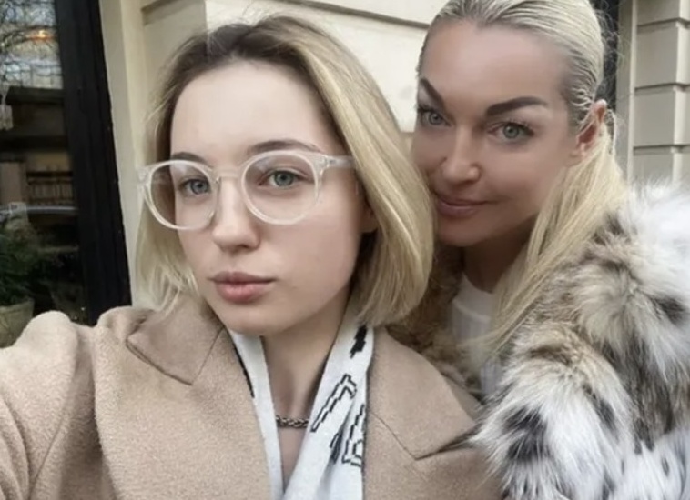 «Личное упущение Волочковой»: психологи о том, почему дочь балерины открестилась от нее